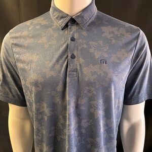Nice mens large Travis Mathew golf polo
